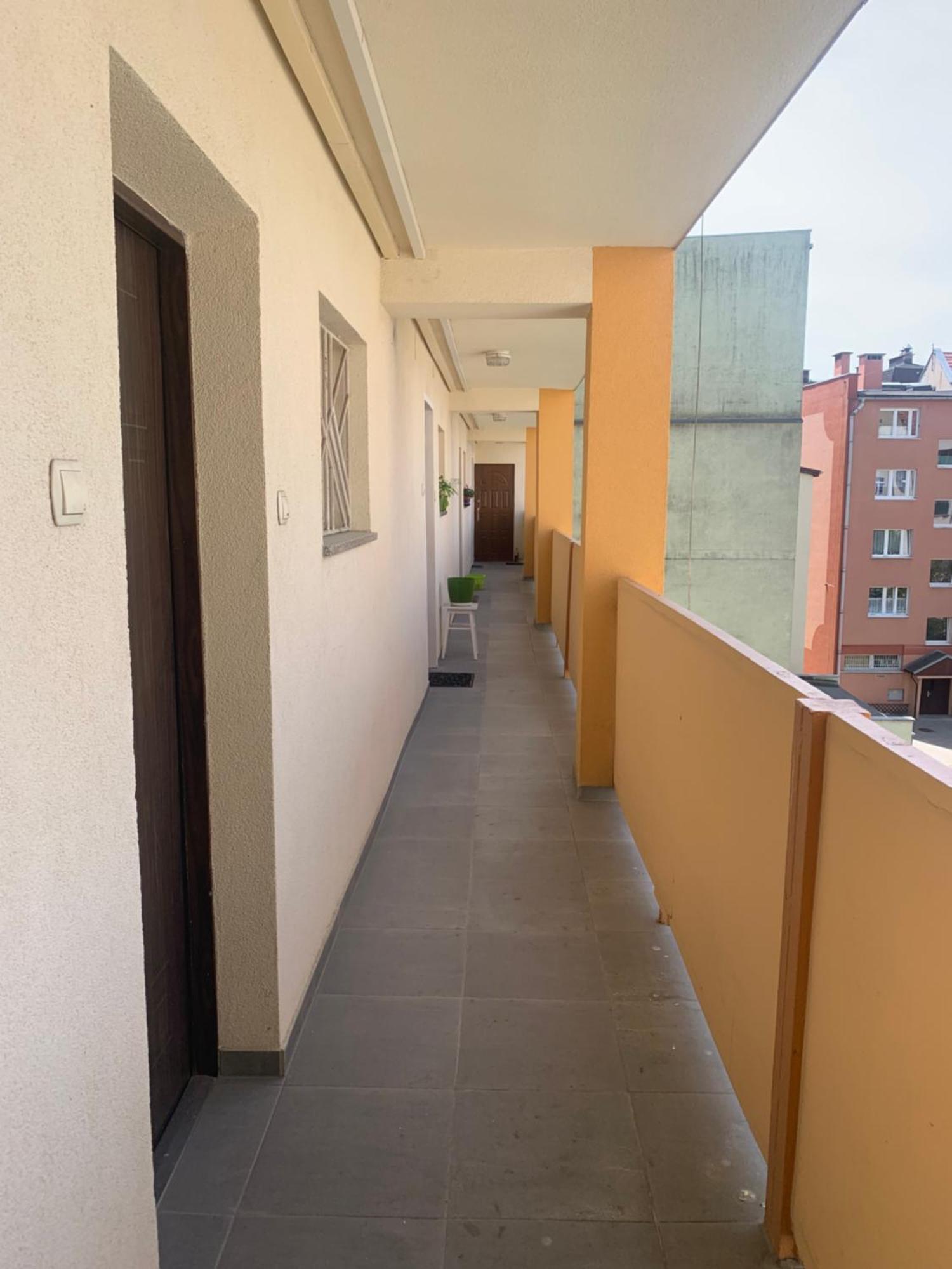 Apartament Antrakt 耶莱尼亚古拉 外观 照片